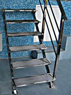 Лестницы из нержавеющей стали.