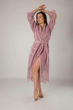 Велюровый женский халат с кружевом Nusa 4095
